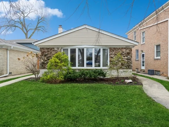 5041 Mulford St, Skokie, IL 60077