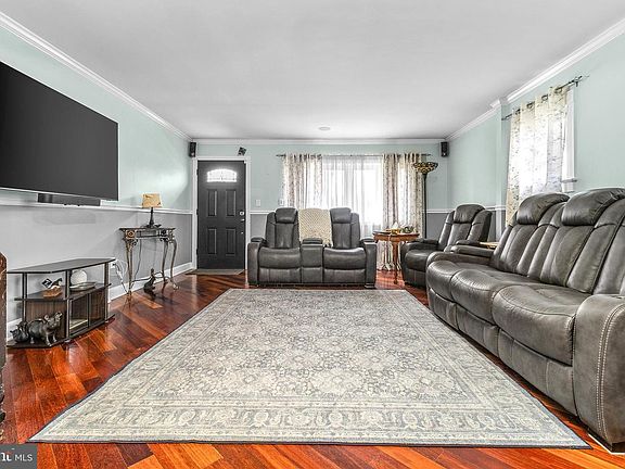 5th image of 310 Harvard Ave