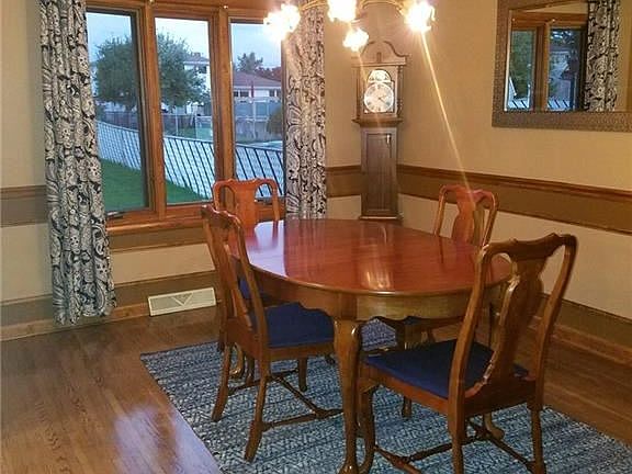 5th image of 16 Bahama Ln