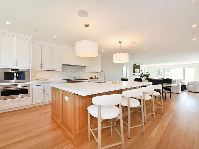 451 Dune Rd — Photo 30