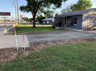 1117 S Colorado St, Lockhart, TX 78644