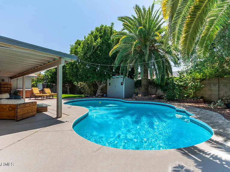 1347 W Lobo Ave — Photo 1