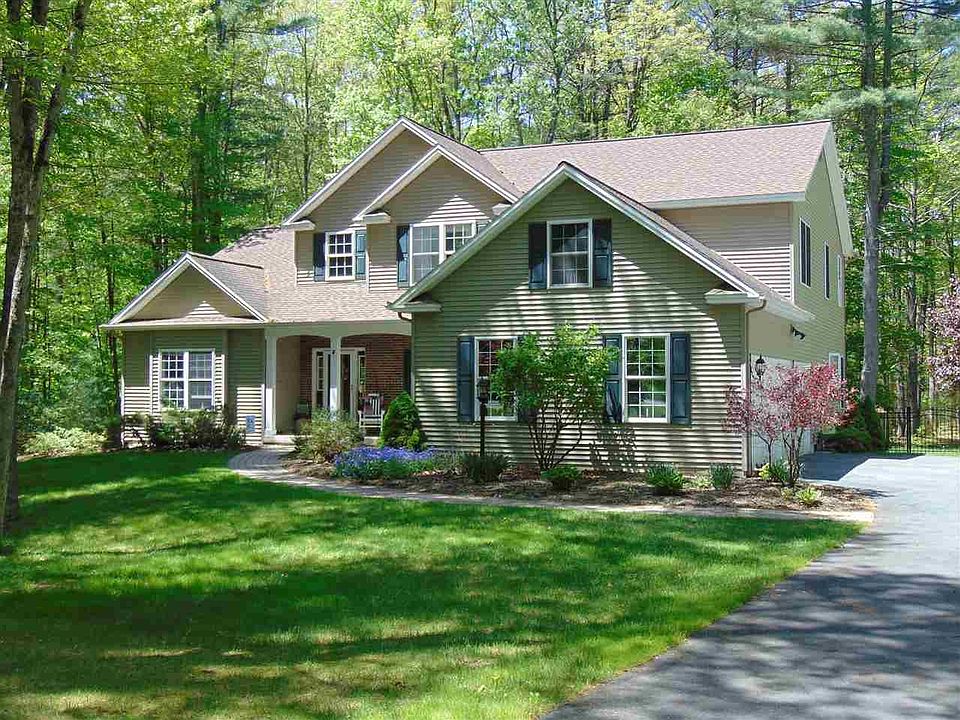 Park like setting minutes away from downtown Saratoga!