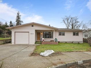 810 W 15th St, The Dalles, OR