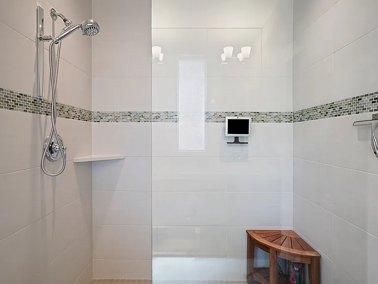 2325 NW Lolo Dr — Photo 13