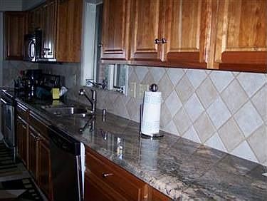 4th image of 1006 Lake St