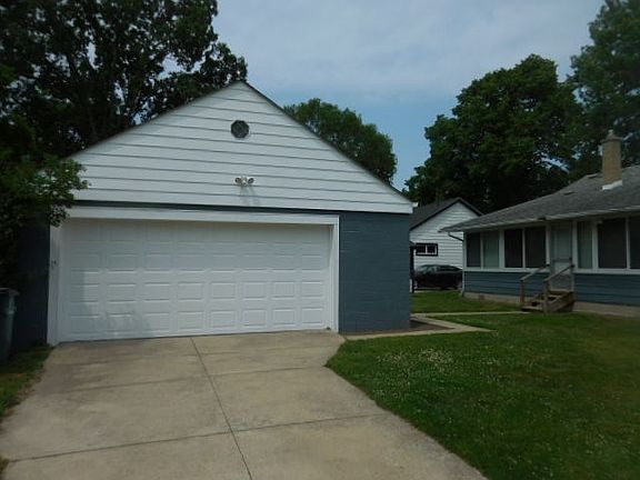 3rd image of 21209 Caledonia Ave