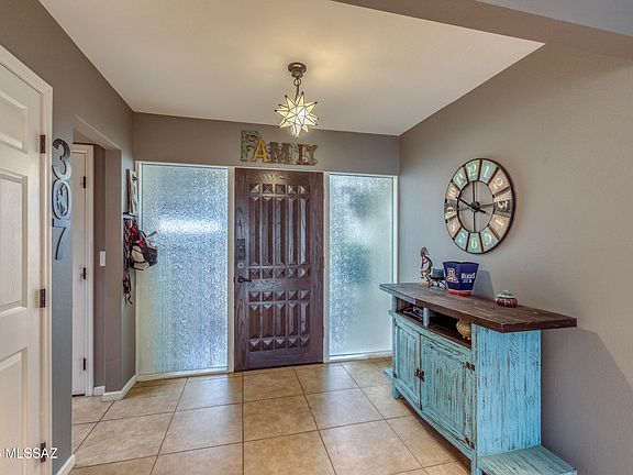 3rd image of 6100 N Oracle Rd