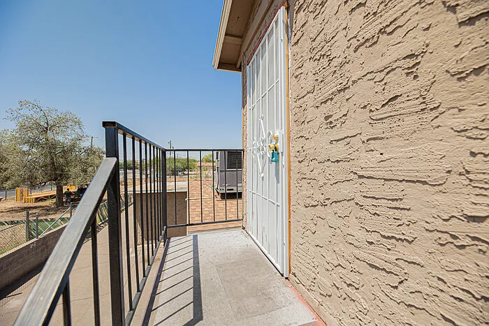2 bed, 1.0 bath, 672 sqft, $695 — Photo 3
