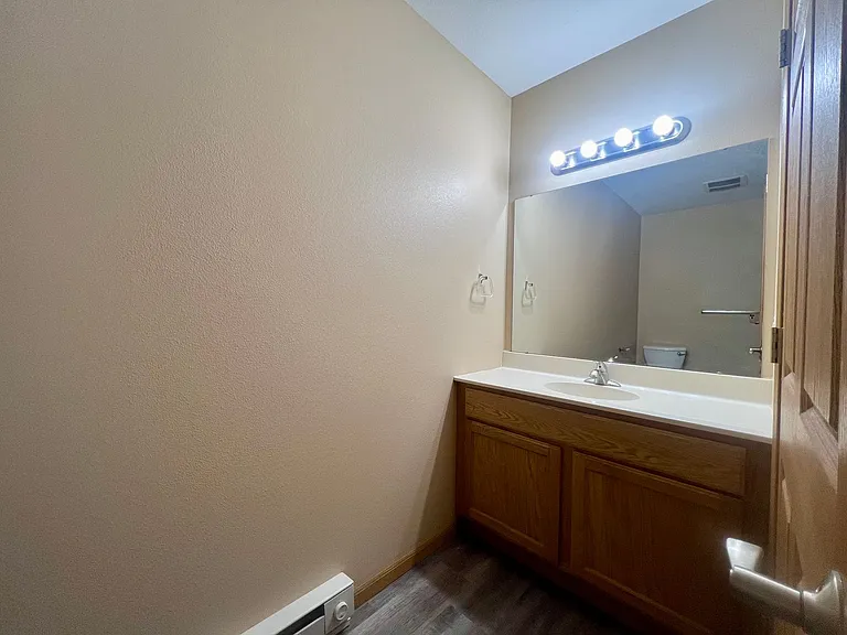 96 Valley Ln — Photo 10