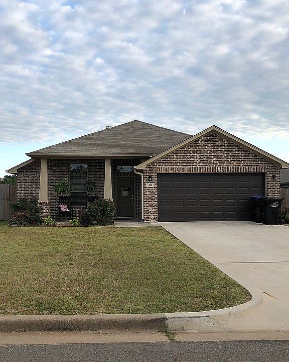 1st image of 302 Cordoba Trl