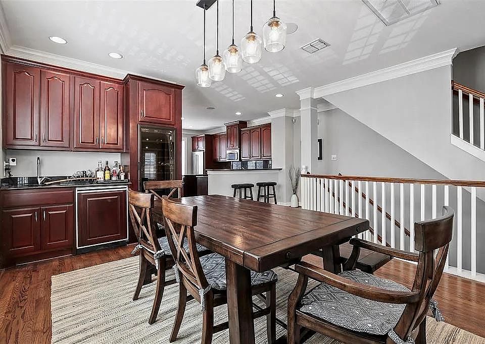 Dining Room, Wine Chiller, Beverage Fridge, Wet Bar