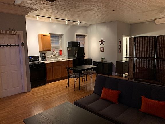 3rd image of 1911 S Canalport Ave #1