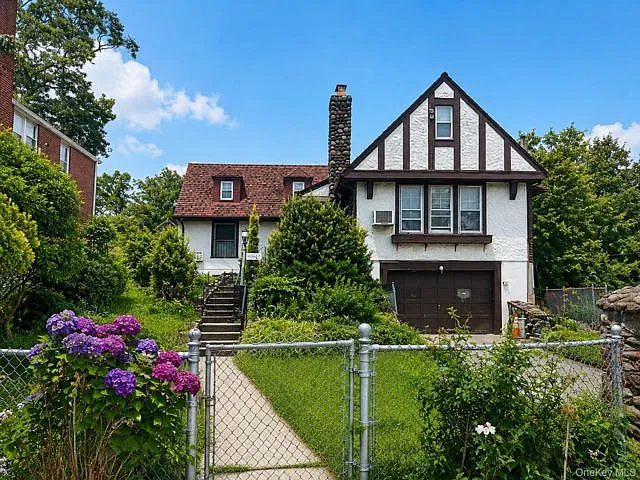 5 bed, 3.0 bath, 2180 sqft, $6,000 — Photo 2