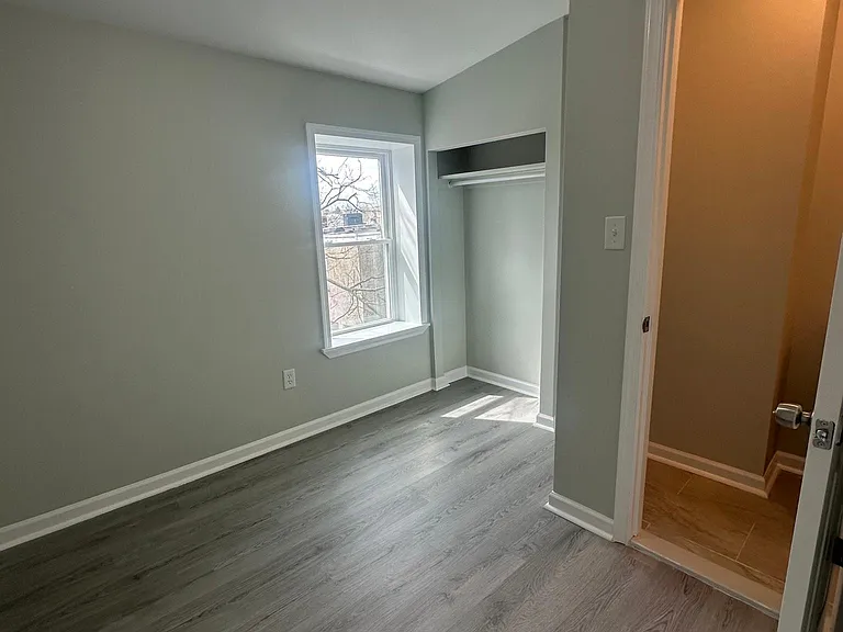 1128 W 3rd St — Photo 10
