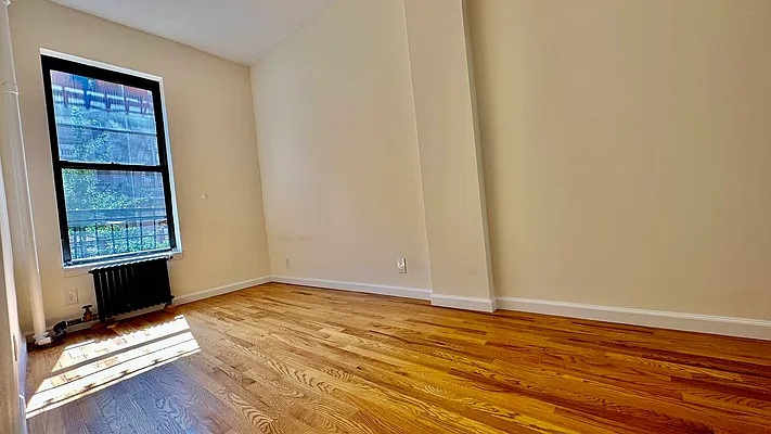 Rented by HOLTON REAL ESTATE INC. | media 14