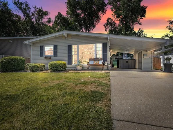 412 Ballwin Ave, Ballwin, MO 63021