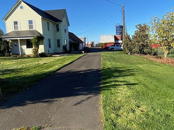 2nd image of 13573 E Marquam Rd NE