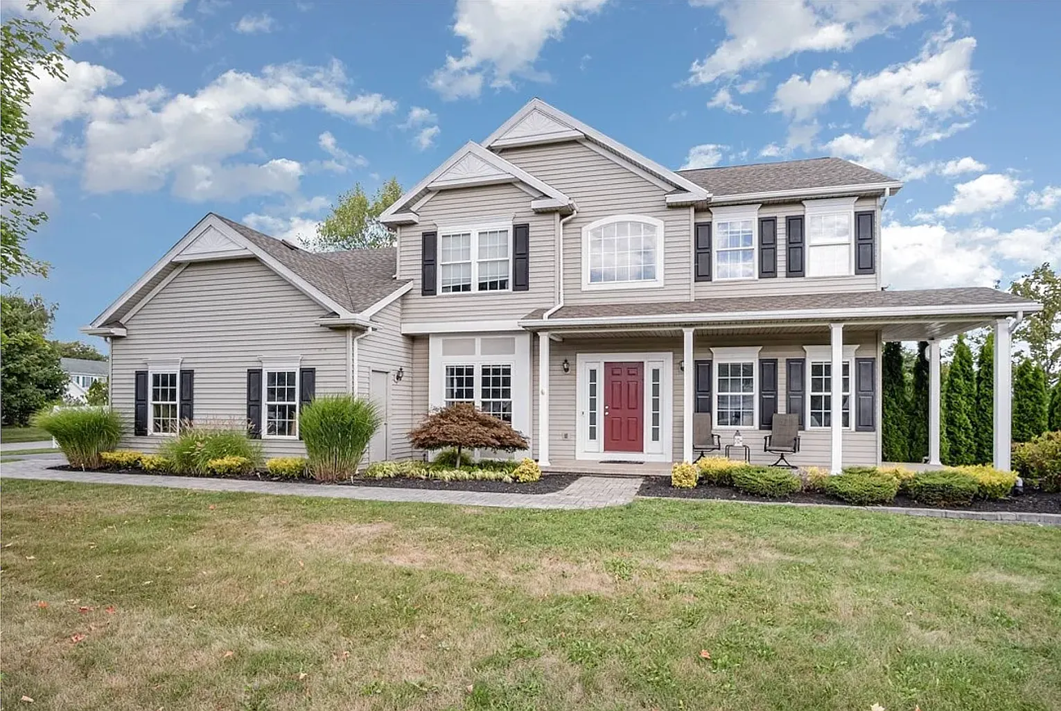 5 bed, 2.5 bath, 2581 sqft, $3,950 — Photo 1