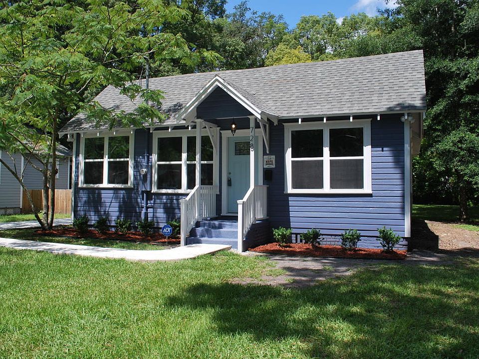 1st image of 728 Luna St
