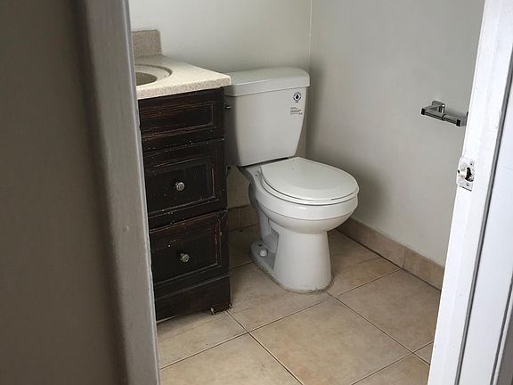 3rd image of 3103 Livonia Ave APT 6
