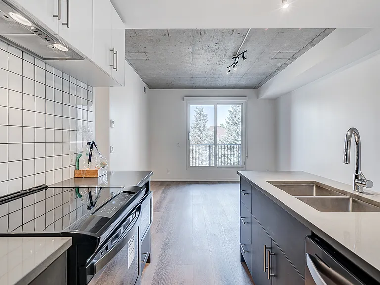 918 McPherson Sq NE — Photo 4