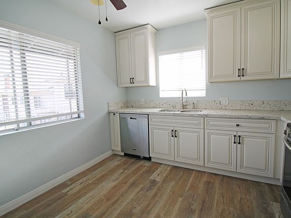 5th image of 2608 Voorhees Ave APT B