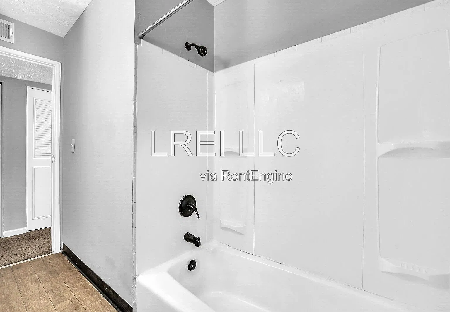 2 bed, 1.0 bath, 850 sqft, $895 — Photo 3