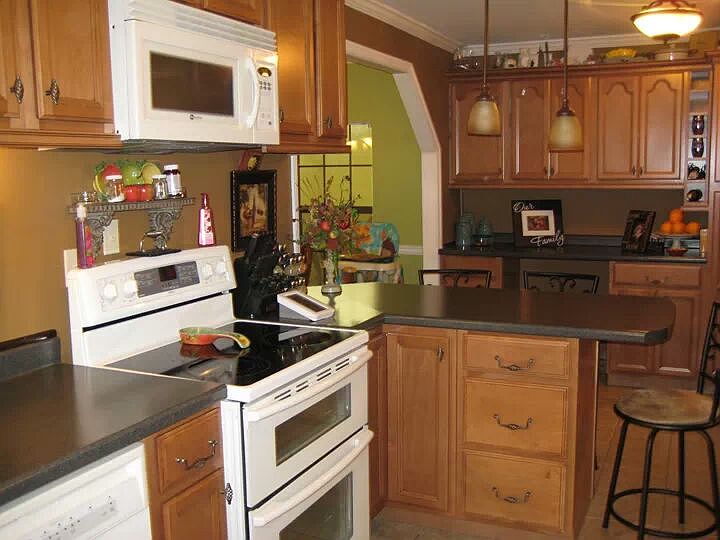 Beautiful new kitchen! Lots 