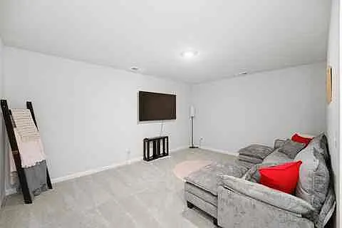 1041 Arborwood Ln SW — Photo 10