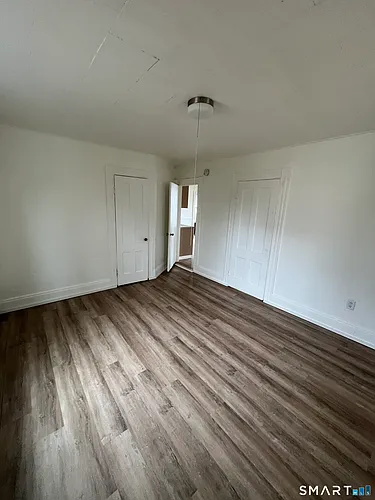 11 Roosevelt Ave Photo 1