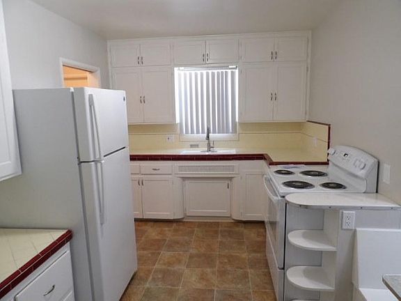 4th image of 170 Garrett Ave