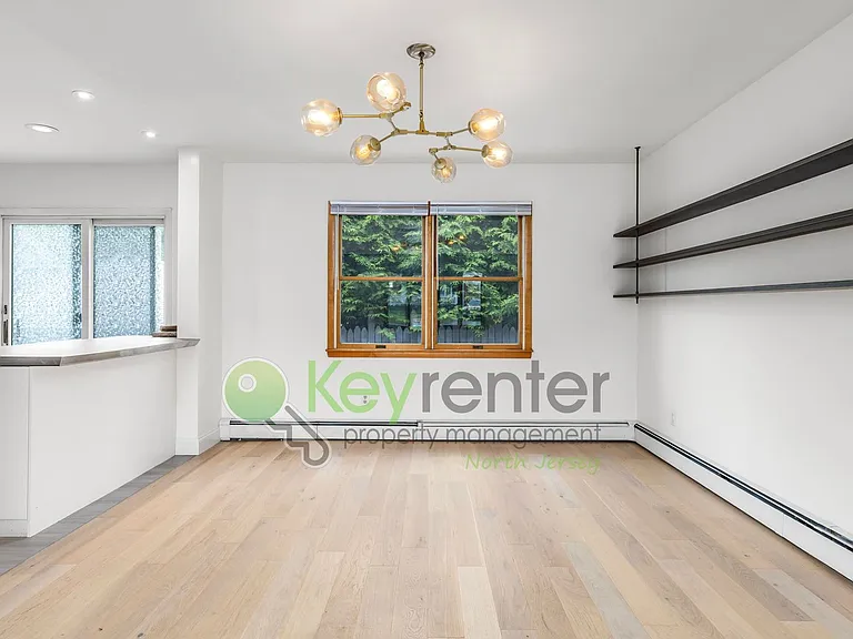 755 Spring Valley Rd — Photo 7