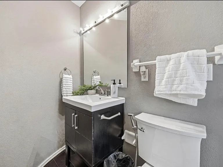 8575 Torwoodlee Ct — Photo 21