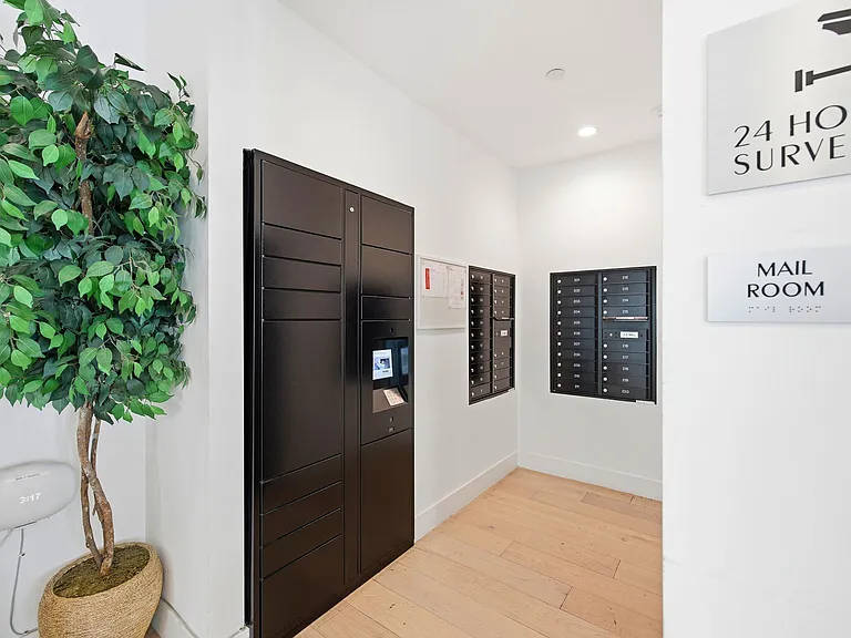 399 E Del Mar Blvd #103 — Photo 38