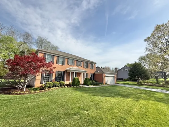 10726 Wynkoop Dr, Great Falls, VA 22066