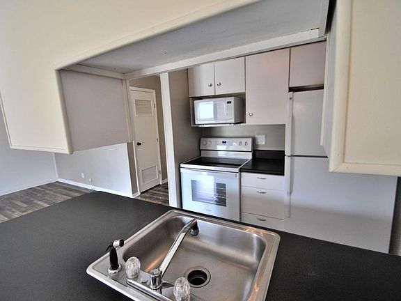 4th image of 65 Wilshire Heights Dr
