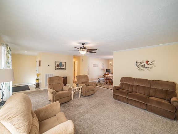 5th image of 8265 Silver Ridge Dr