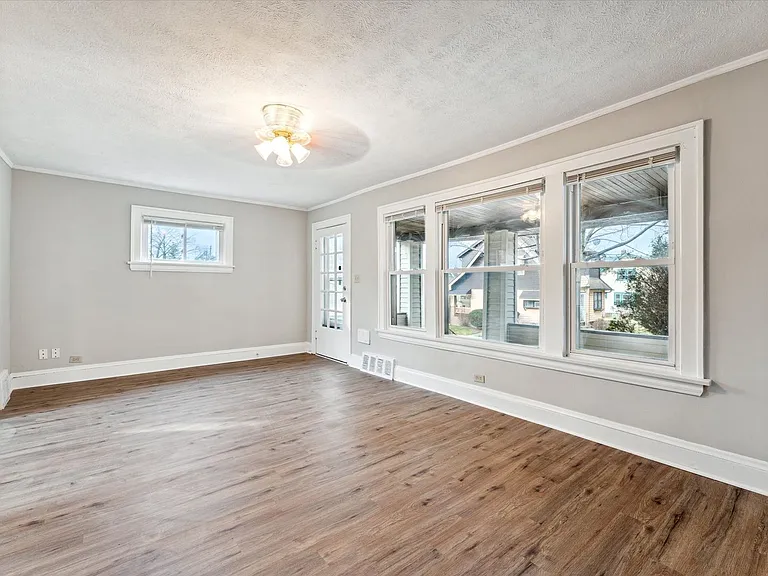 4367 E 139th St — Photo 4
