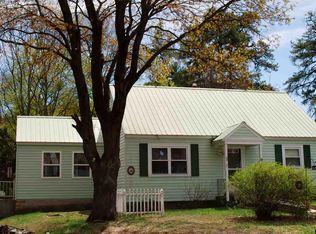 2 Greenway Cir, Queensbury, NY 12804