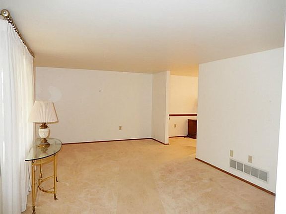 2nd image of 3140 McClellan Dr