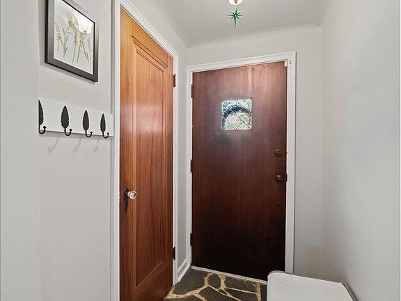 3rd image of 6302 Heitzler Ave