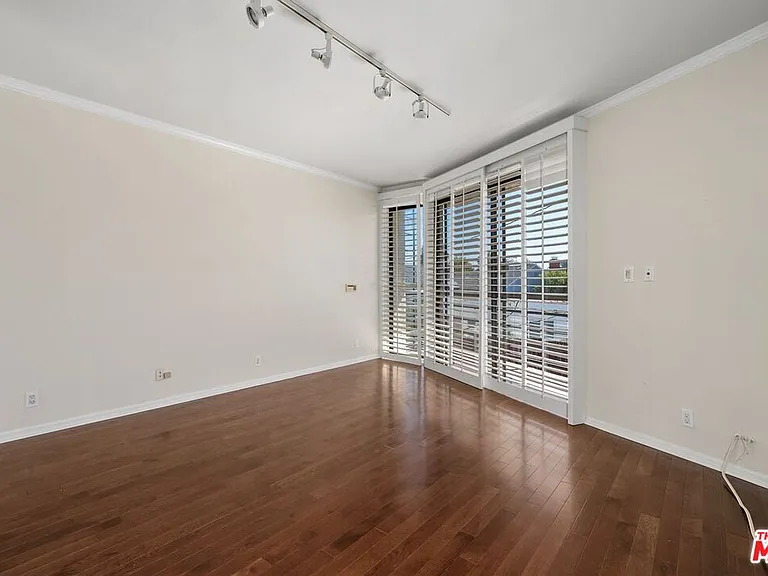 1360 S Beverly Glen Blvd #Penthouse 301 — Photo 19