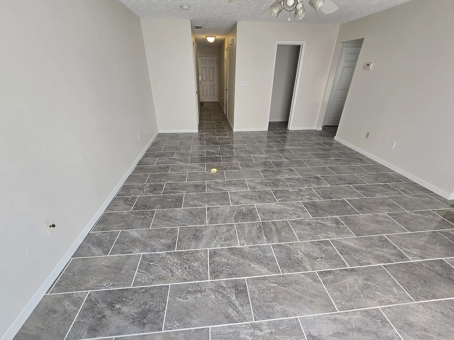3 bed, 2.5 bath, 1591 sqft, $1,500 — Photo 2