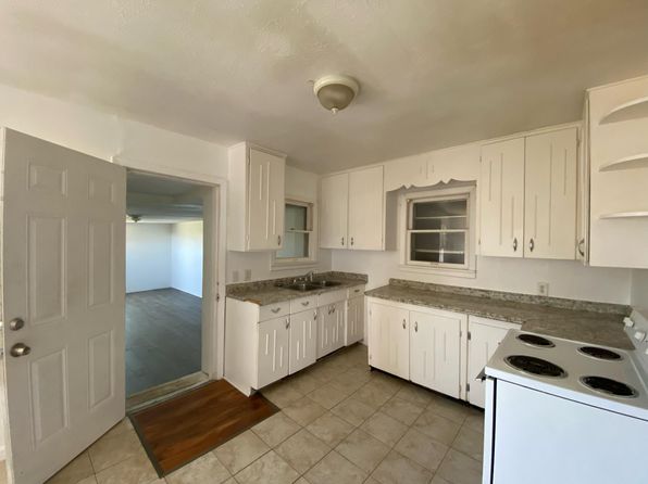 709 Magnolia Dr