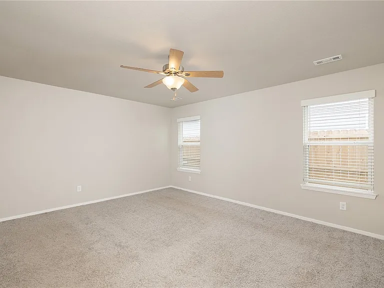 899 E Sparrow Cir — Photo 14