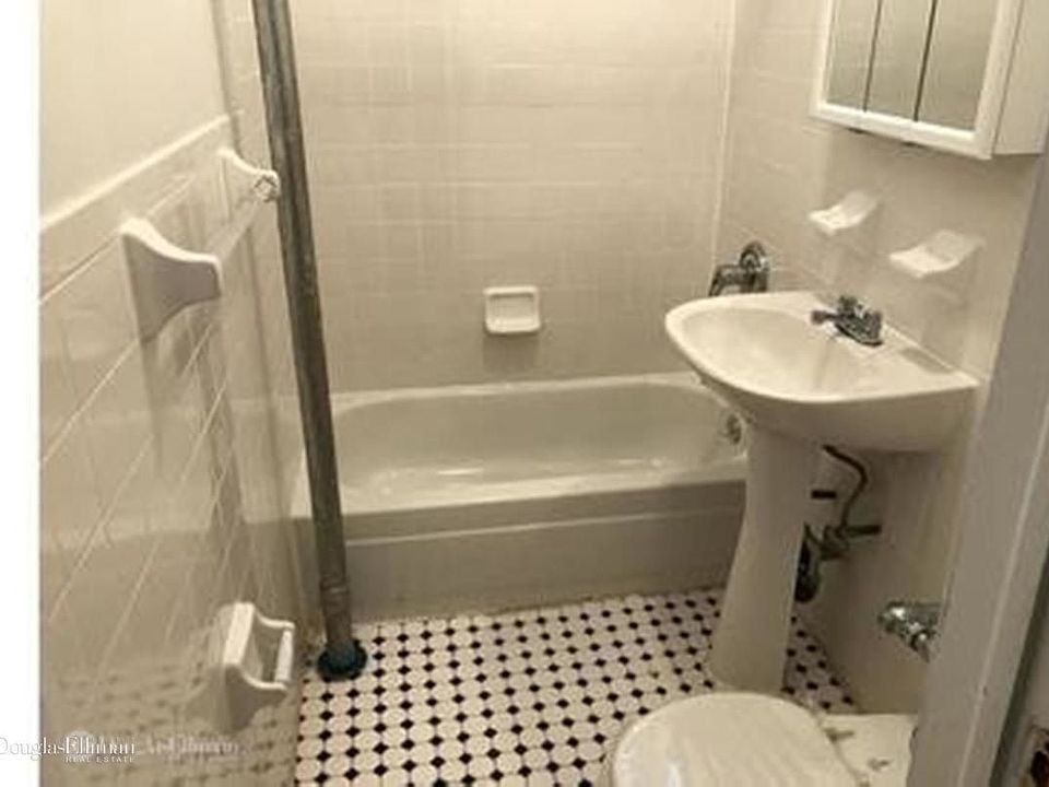 2nd image of 4855 46th St APT 5A