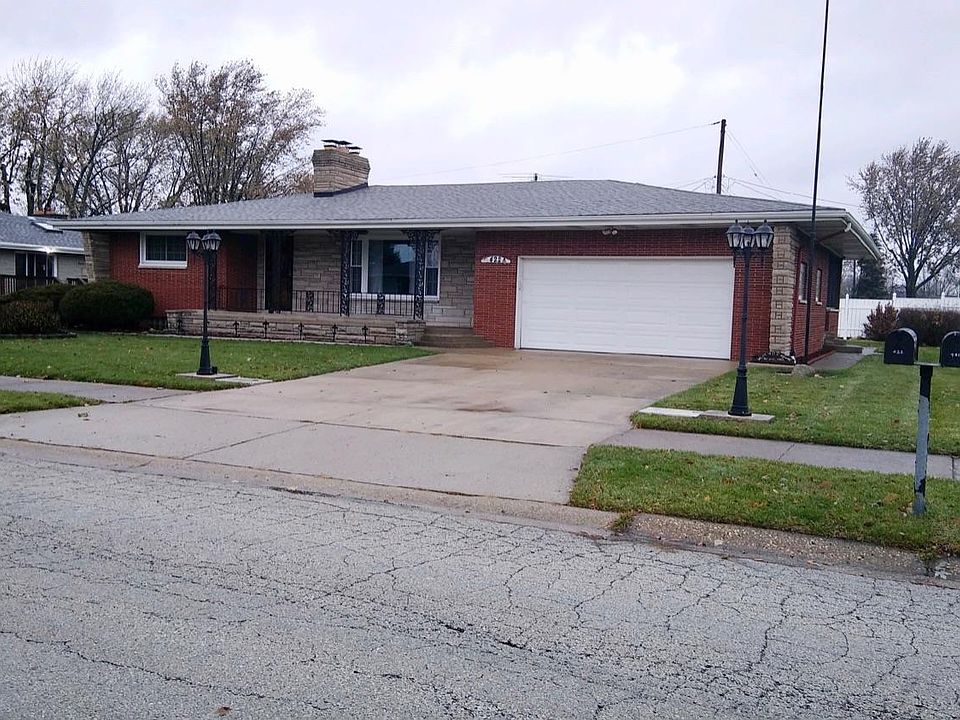 1st image of 422 W 55th Ave