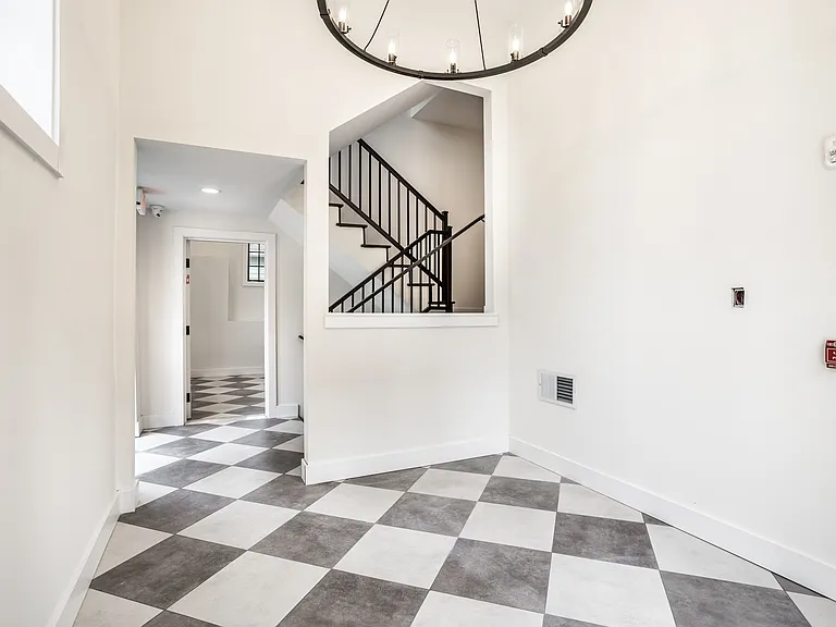 1702 N Alabama St #G — Photo 3