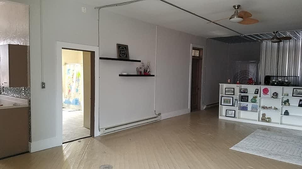 1st image of 122 1/2 S Main St